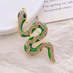 Serpenti Emerald Snake Gold Brooch